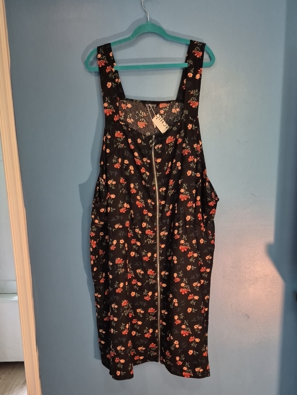 BloomChic Black Floral Zip-Front Midi Sundress with Coral Flowers